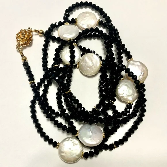 Black Spinel and FW Coin Pearls long necklace - Picture 3 of 8